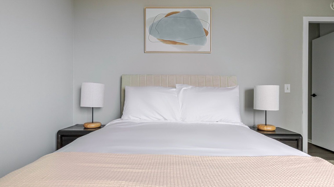 Photo of Bedroom in Lake View East