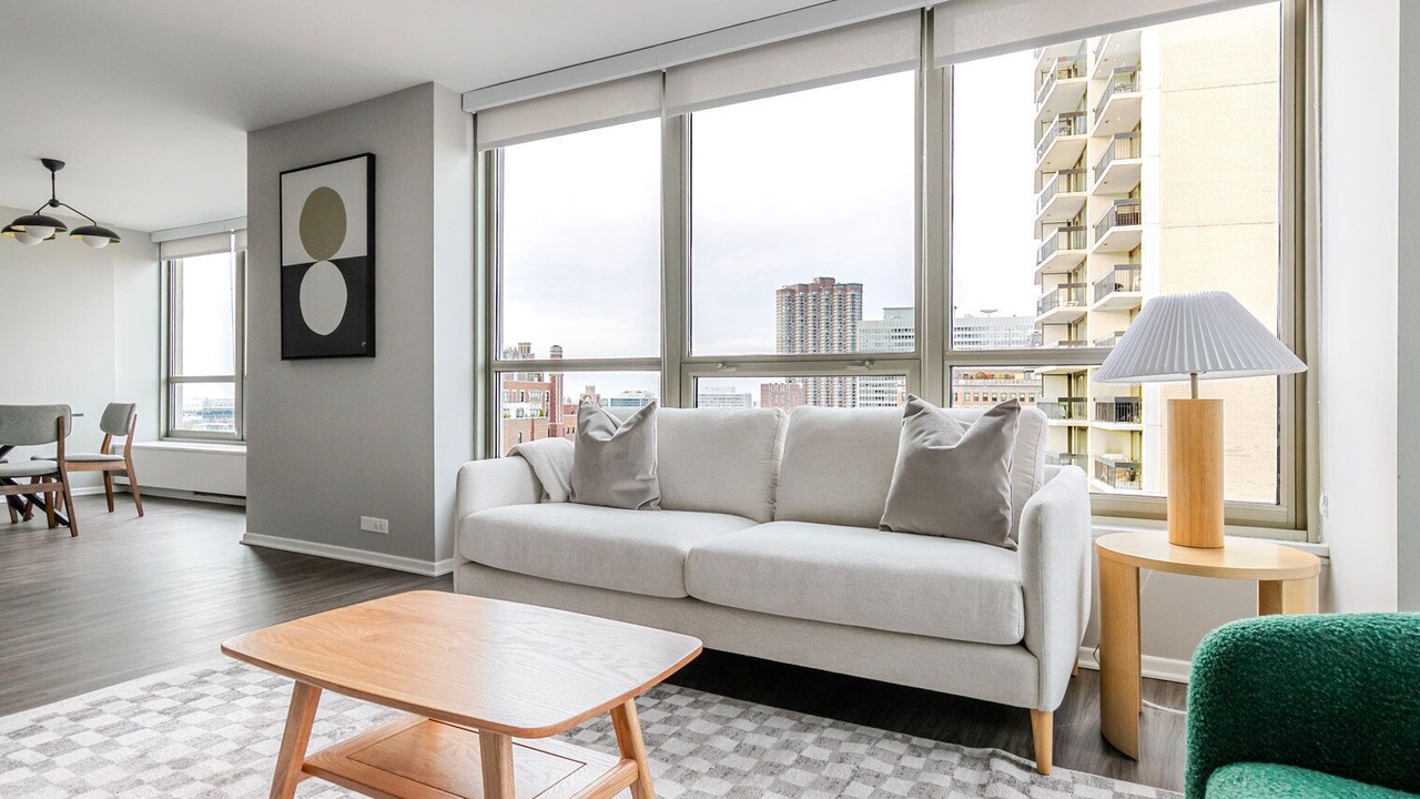 Photo of Livingroom in Lake View East