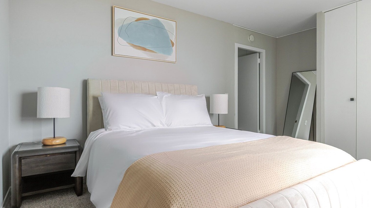Photo of Bedroom in Lake View East