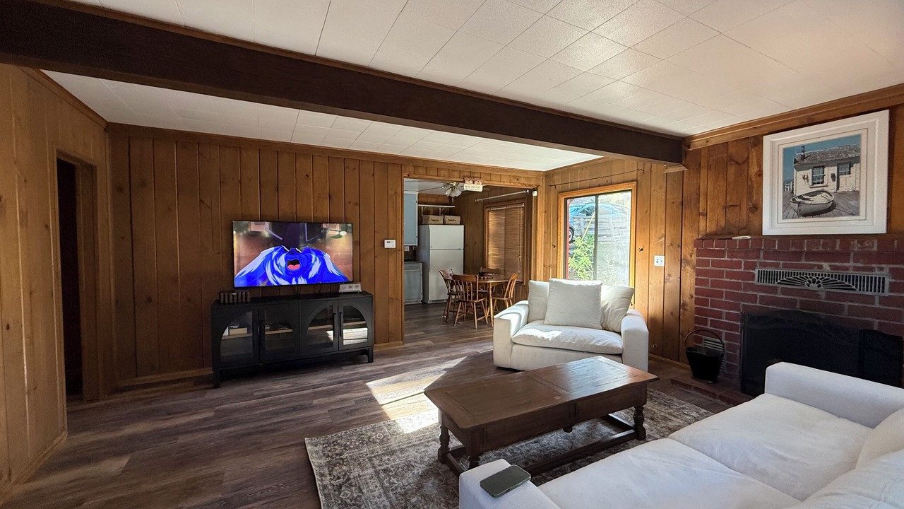 Photo of Livingroom in Arrowhead Villas