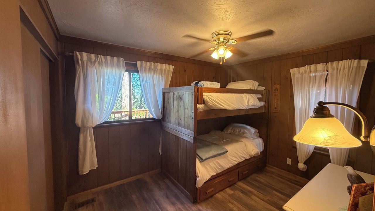 Photo of Bedroom in Arrowhead Villas