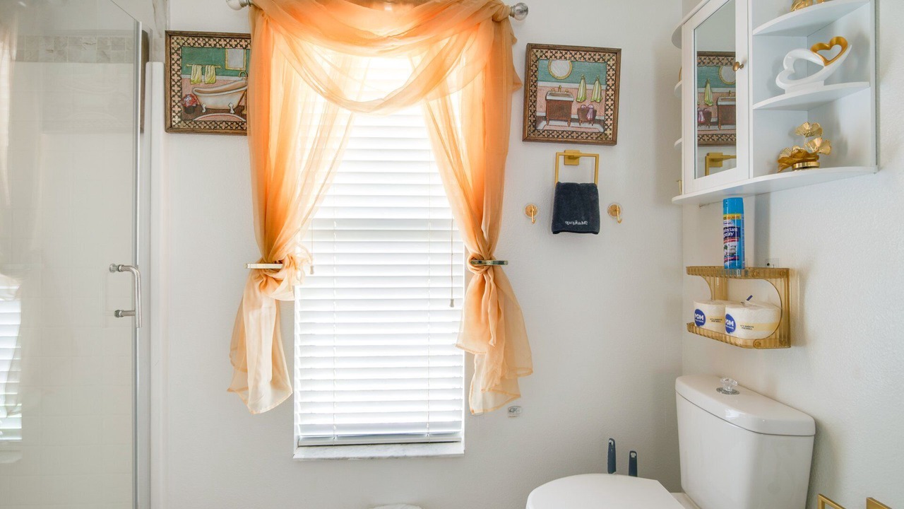 Photo of Bathroom in Candler