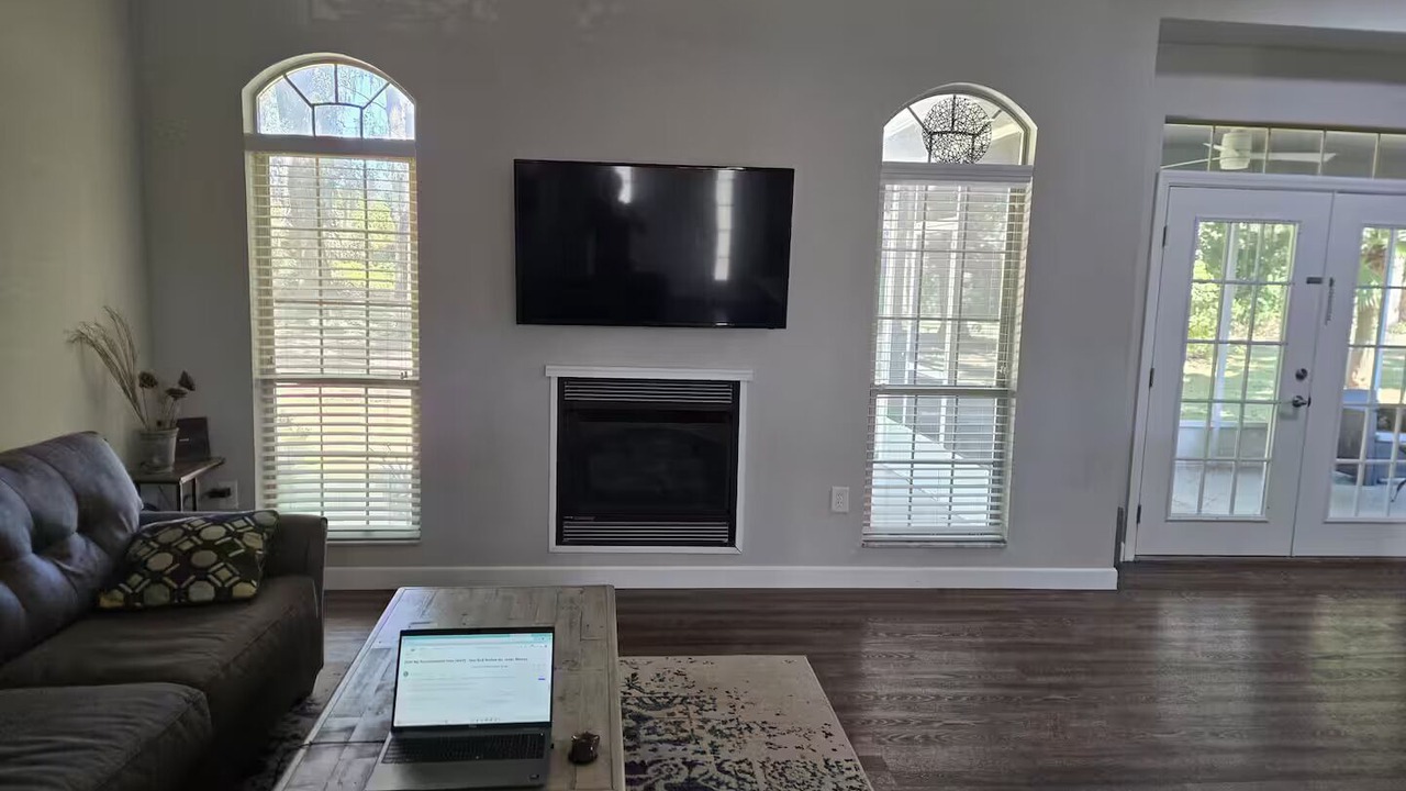Photo of Livingroom in Lake City