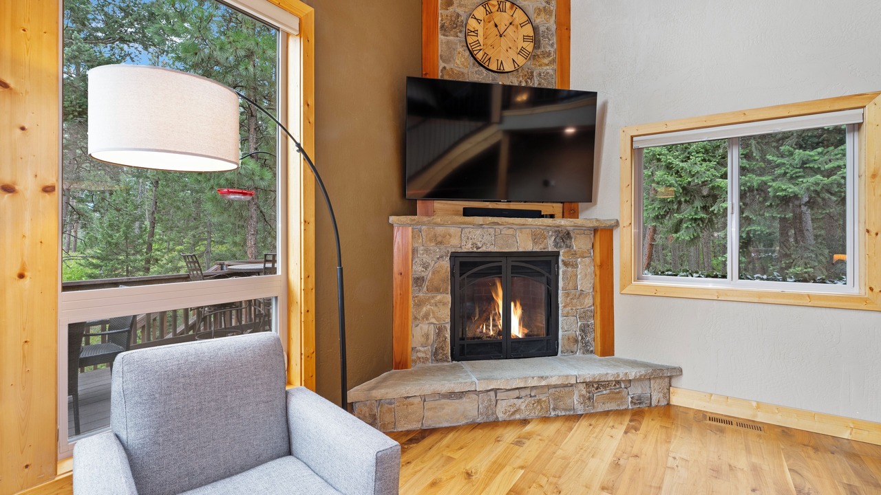 Photo of Livingroom in Woods Bay