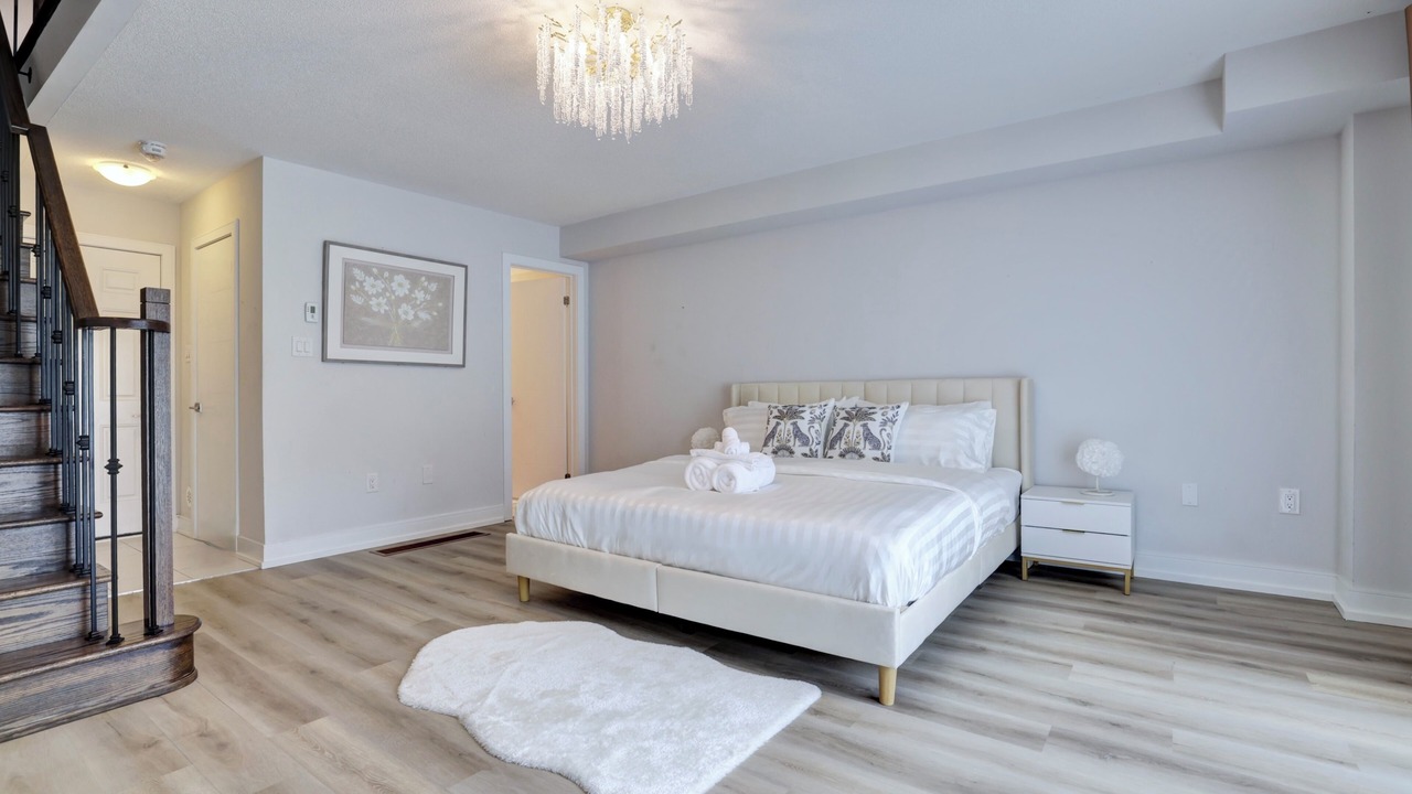 Photo of Bedroom in Lakeview
