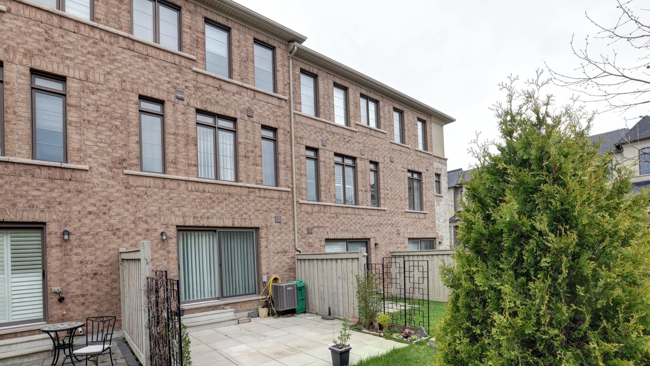 Photo of Outdoor in Lakeview