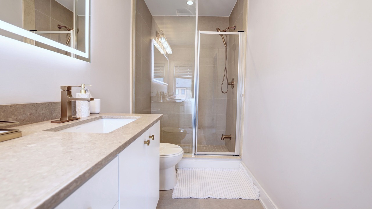 Photo of Bathroom in Lakeview