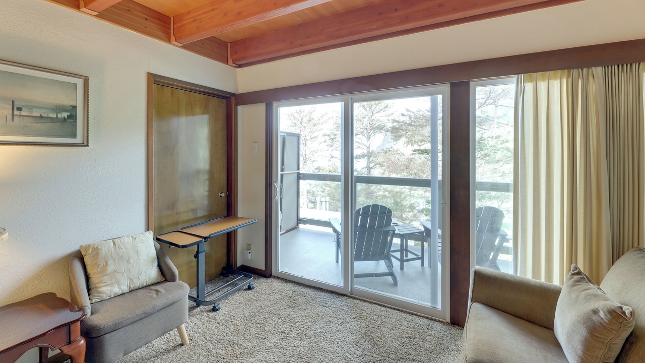 Photo of Livingroom in Otter Rock