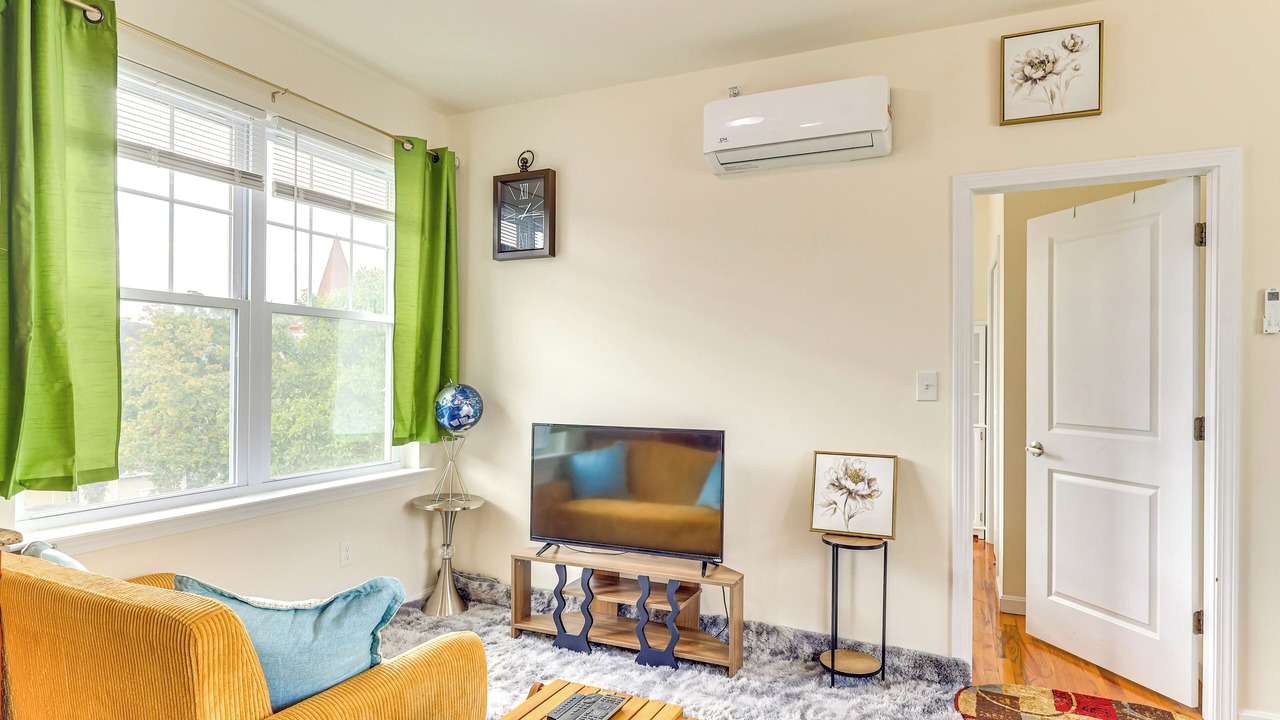 Photo of Livingroom in Newark