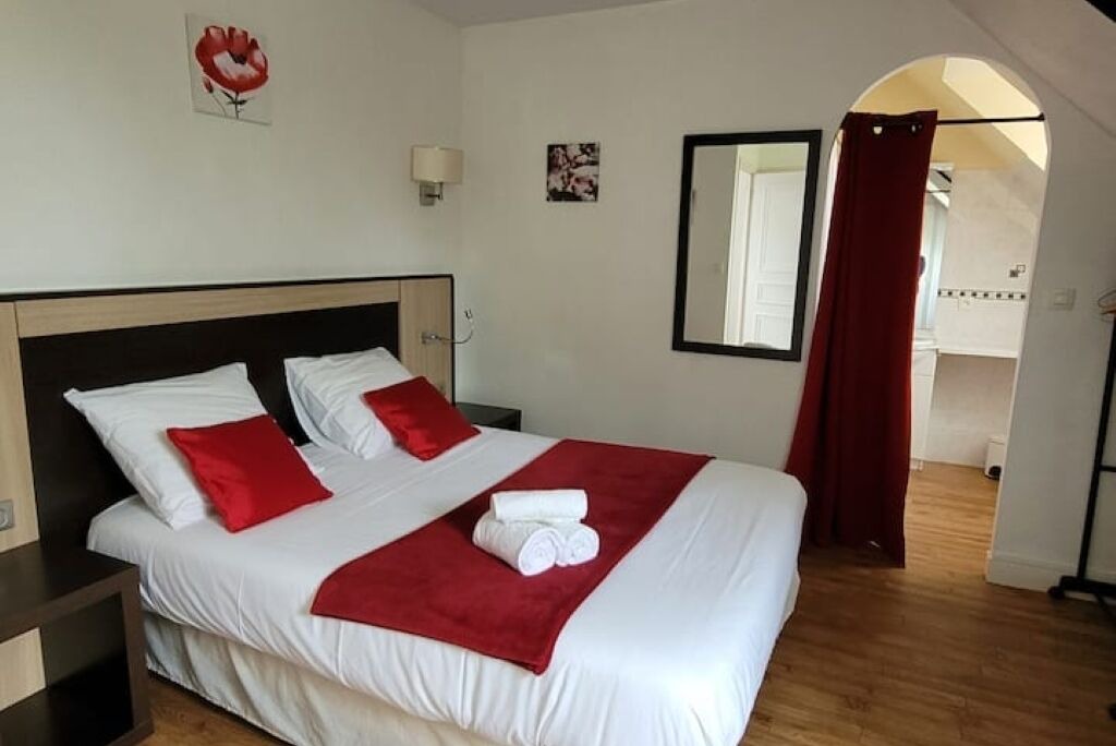 Photo of Bedroom in Saint-Gatien-des-Bois