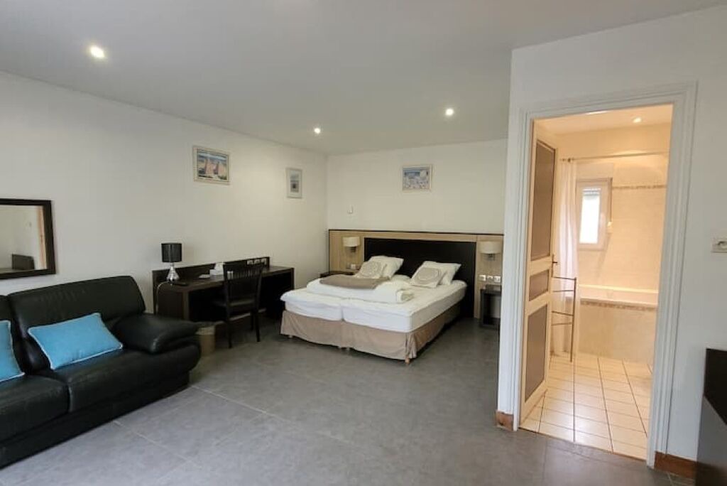 Photo of Bedroom in Saint-Gatien-des-Bois