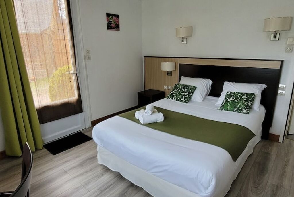 Photo of Bedroom in Saint-Gatien-des-Bois