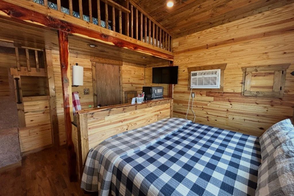 Photo of Bedroom in Flomot