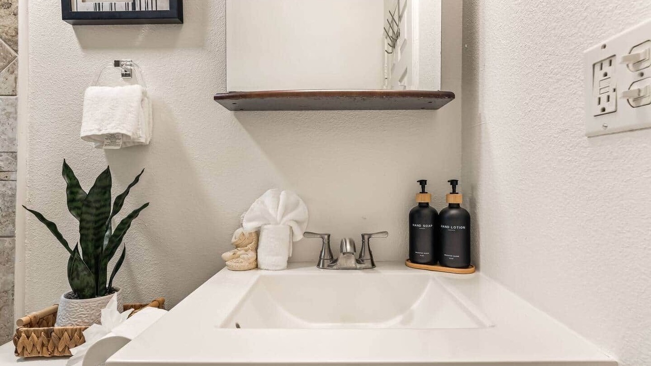 Photo of Bathroom in Los Angeles