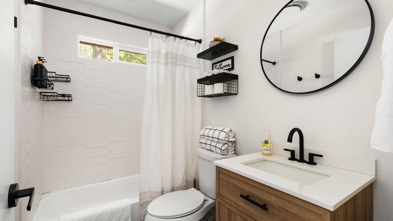 Photo of Bathroom in Walnut Forest