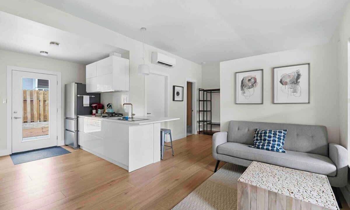 Photo of Livingroom in West Campus