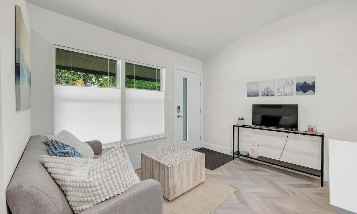 Photo of Livingroom in West Campus