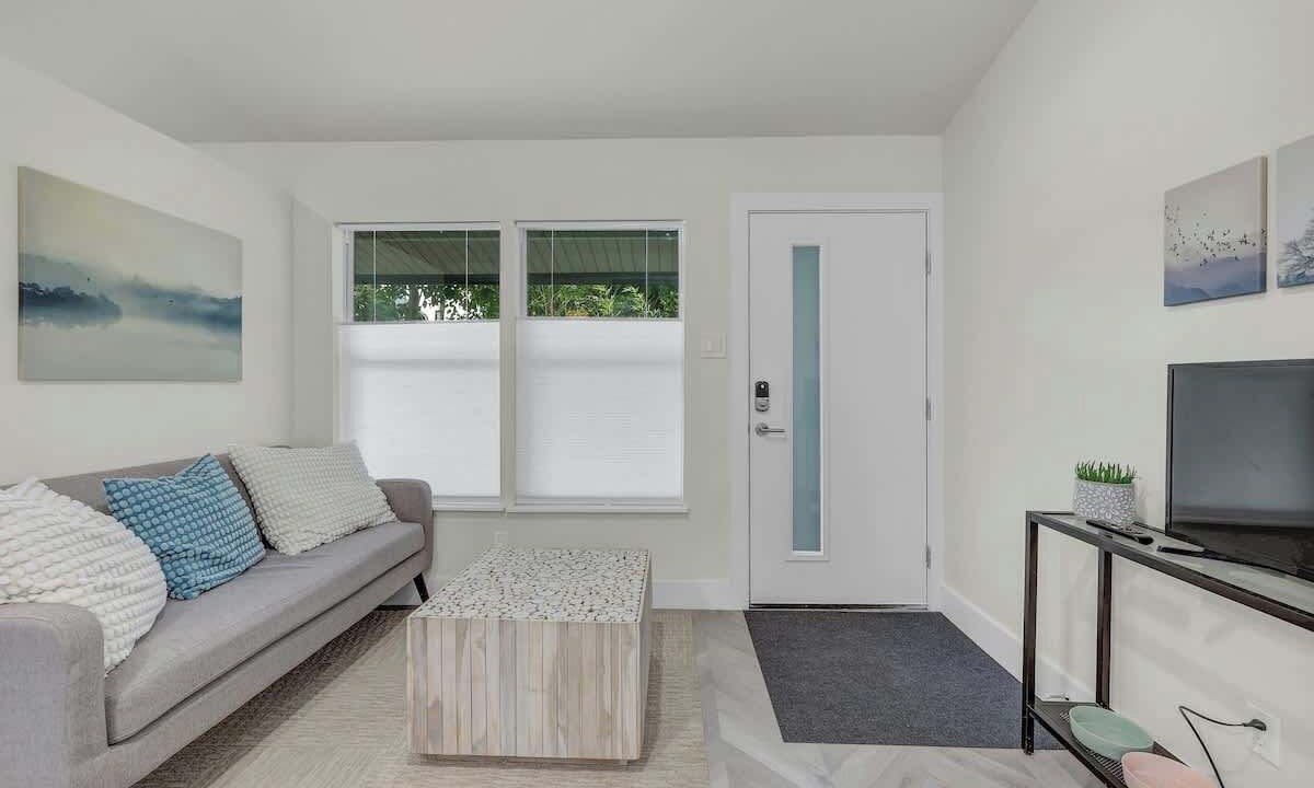 Photo of Livingroom in West Campus