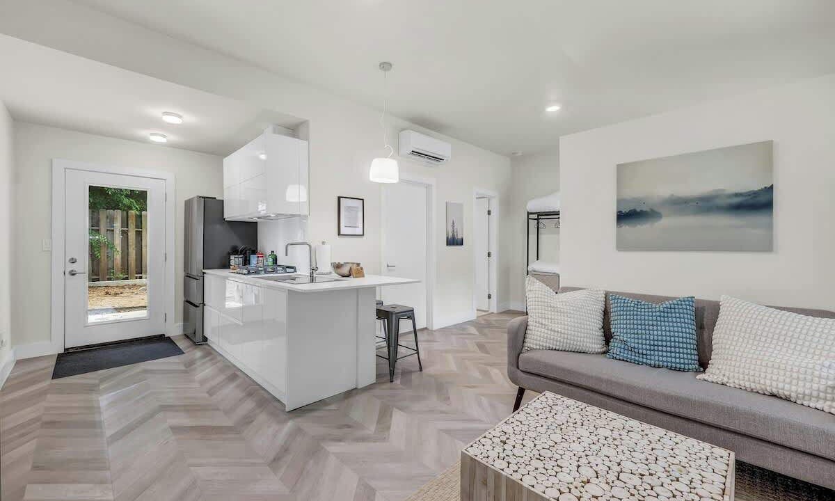 Photo of Livingroom in West Campus
