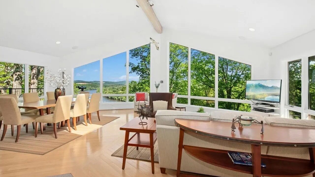 Photo of Livingroom in Upper Black Eddy