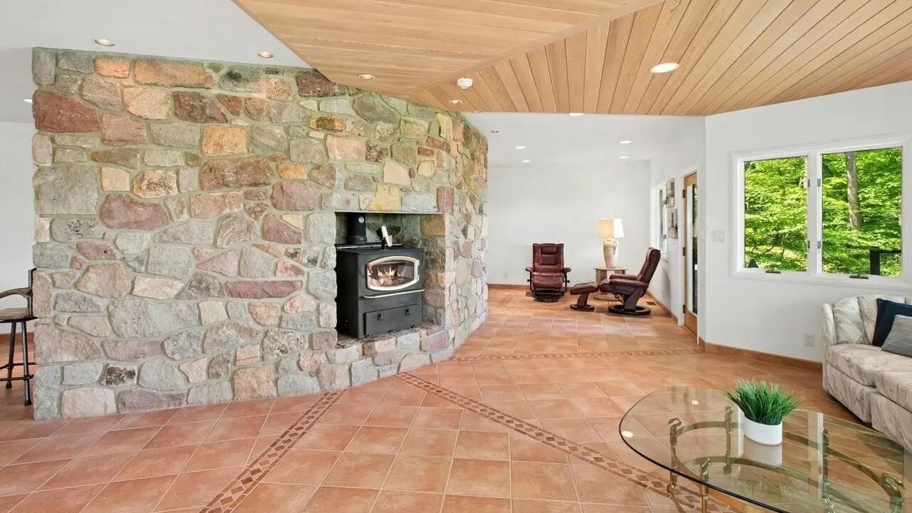 Photo of Livingroom in Upper Black Eddy