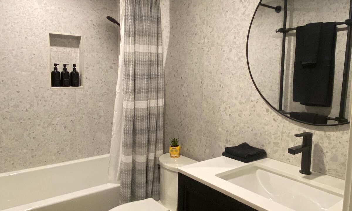 Photo of Bathroom in Stoney Creek