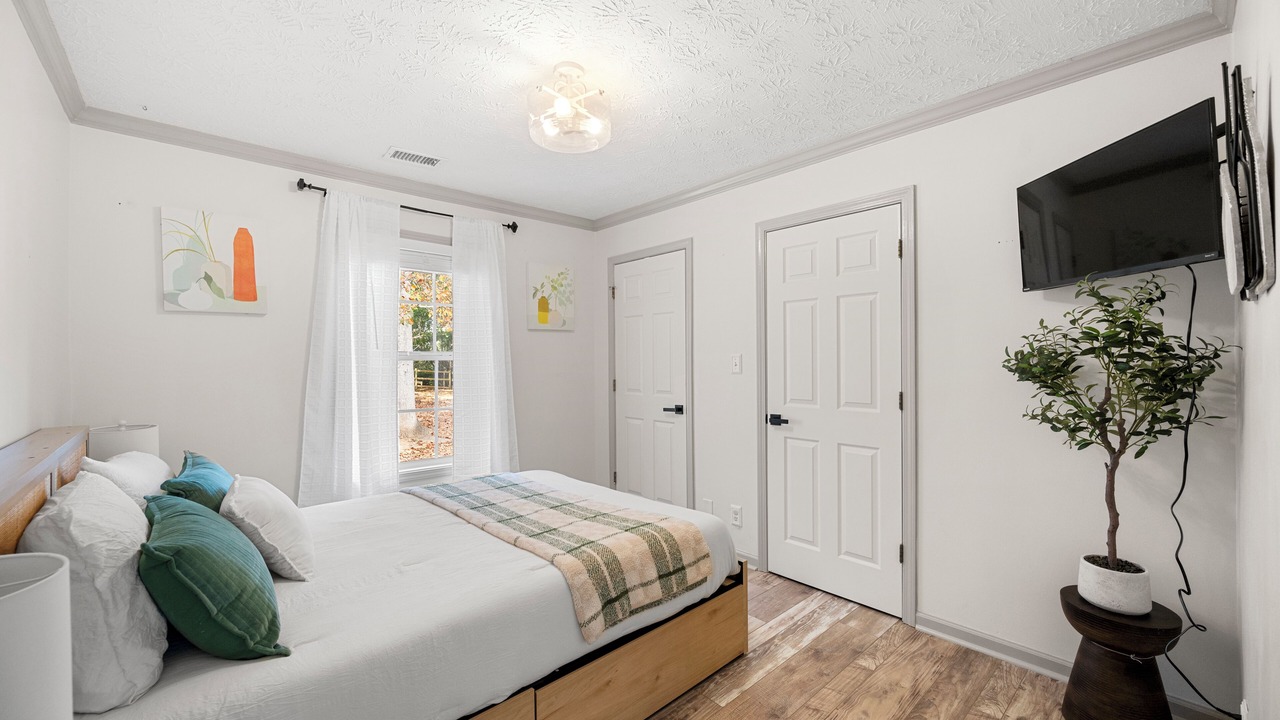 Photo of Bedroom in Suwanee