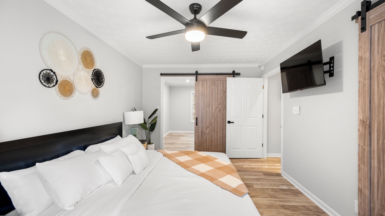 Photo of Bedroom in Suwanee