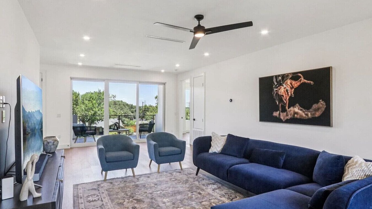 Photo of Livingroom in Allandale
