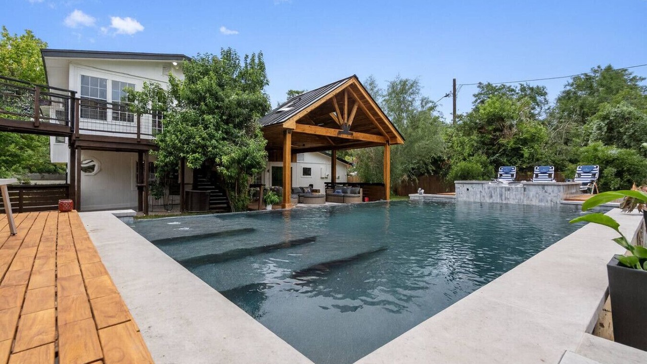 Photo of Outdoor in McNeil