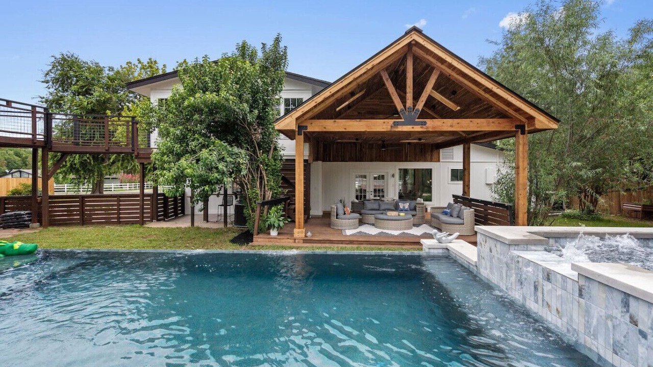 Photo of Outdoor in McNeil