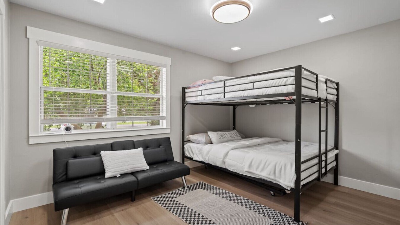 Photo of Bedroom in McNeil