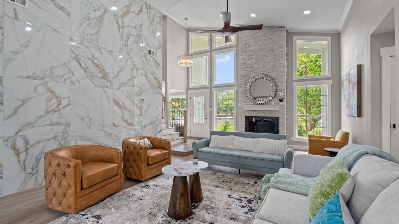 Photo of Livingroom in McNeil