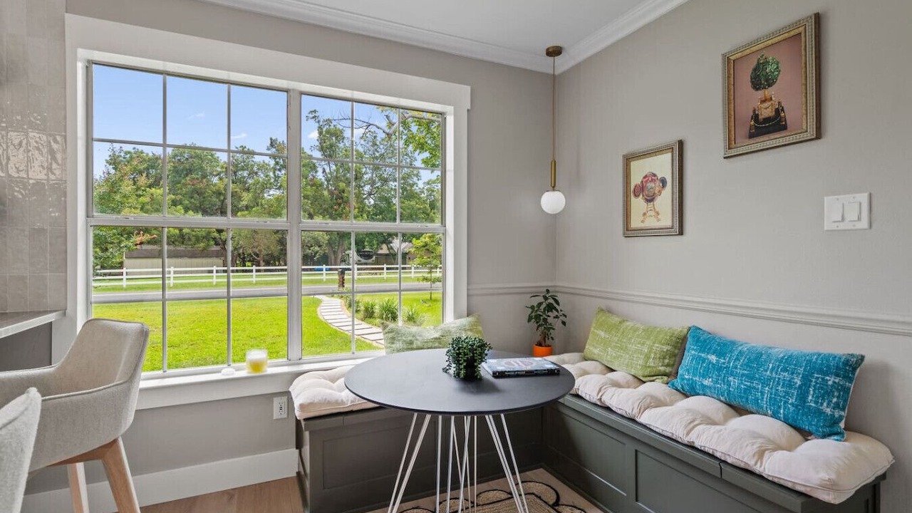 Photo of Livingroom in McNeil