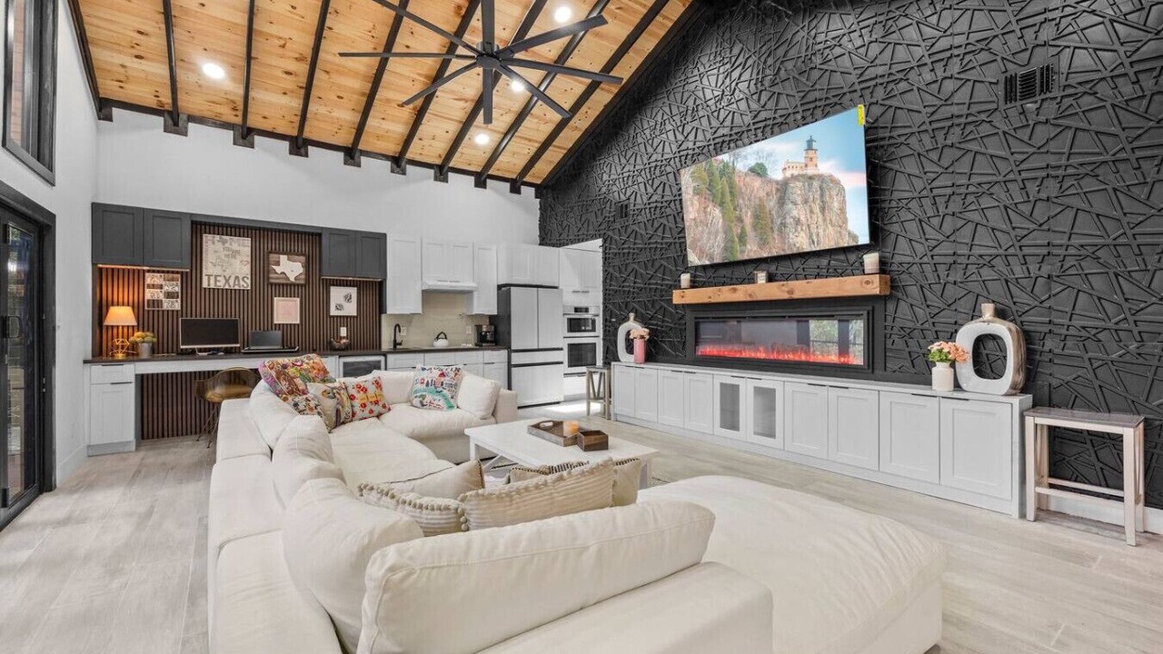 Photo of Livingroom in South Lamar