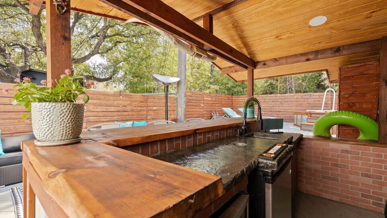 Photo of Patio Balcony in South Lamar