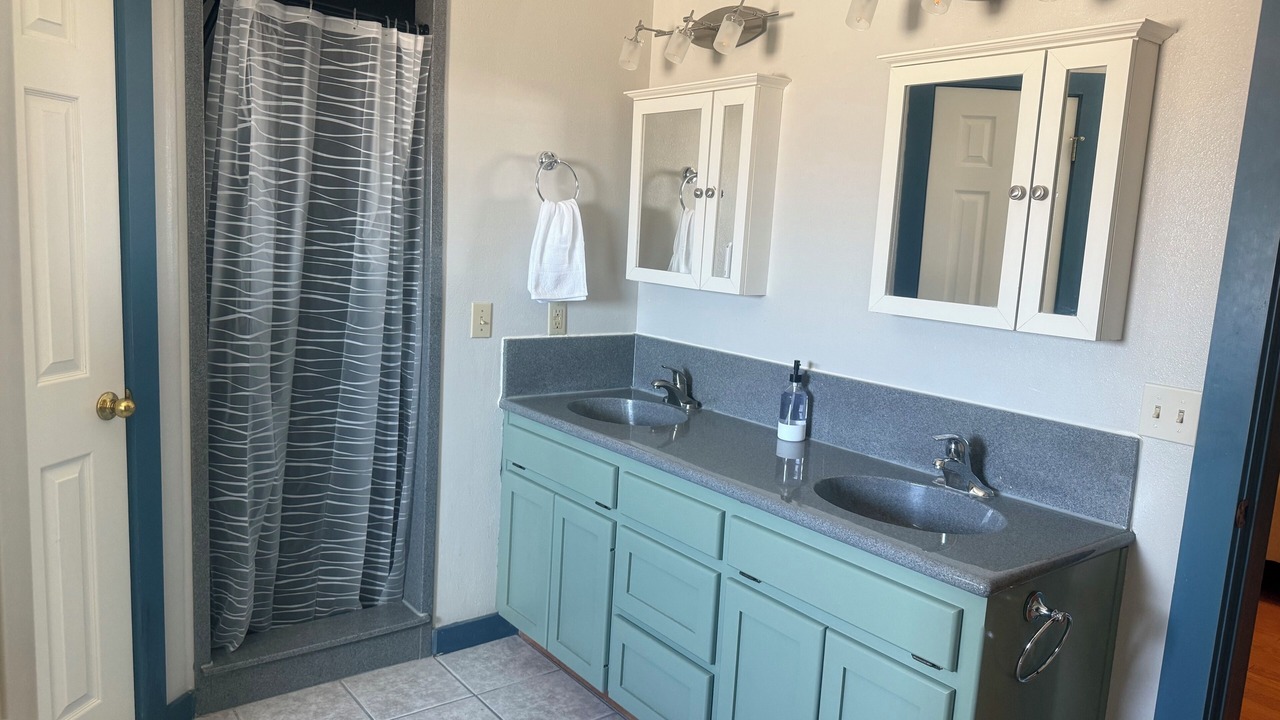 Photo of Bathroom in Manor