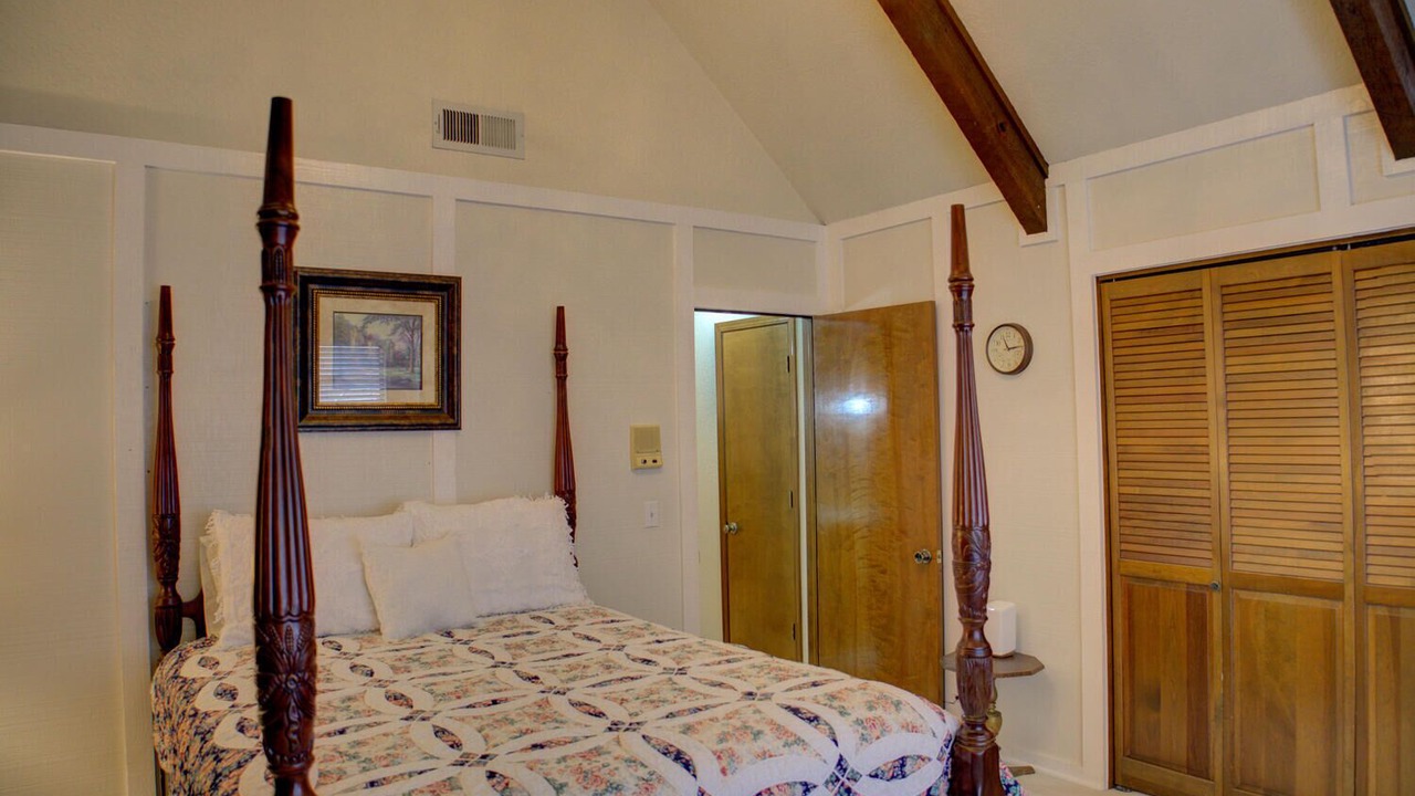 Photo of Bedroom in Broken Arrow