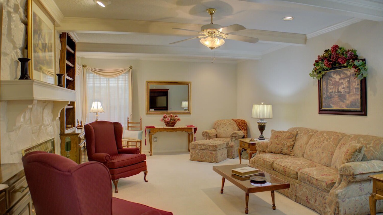 Photo of Livingroom in Broken Arrow