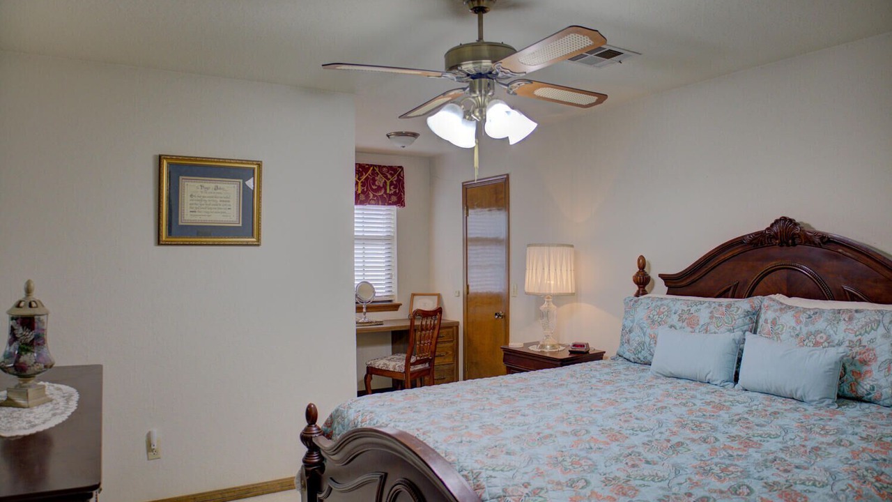 Photo of Bedroom in Broken Arrow
