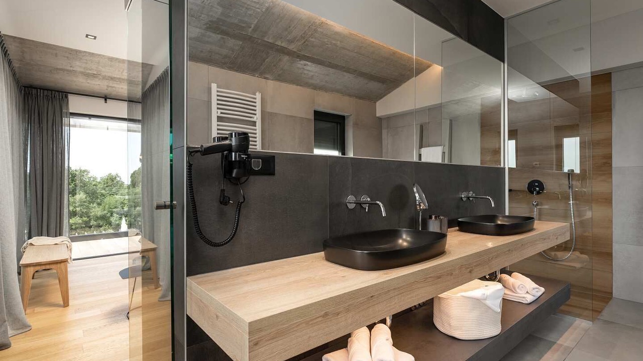 Photo of Bathroom in Mali Maj