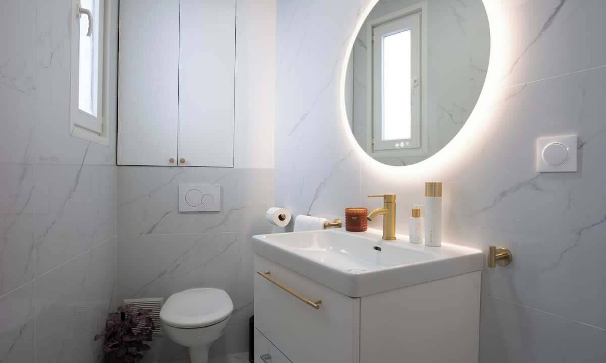 Photo of Bathroom in Pere Lachaise