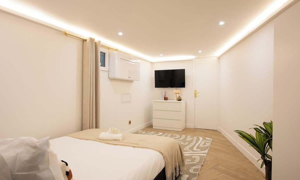 Photo of Bedroom in Pere Lachaise