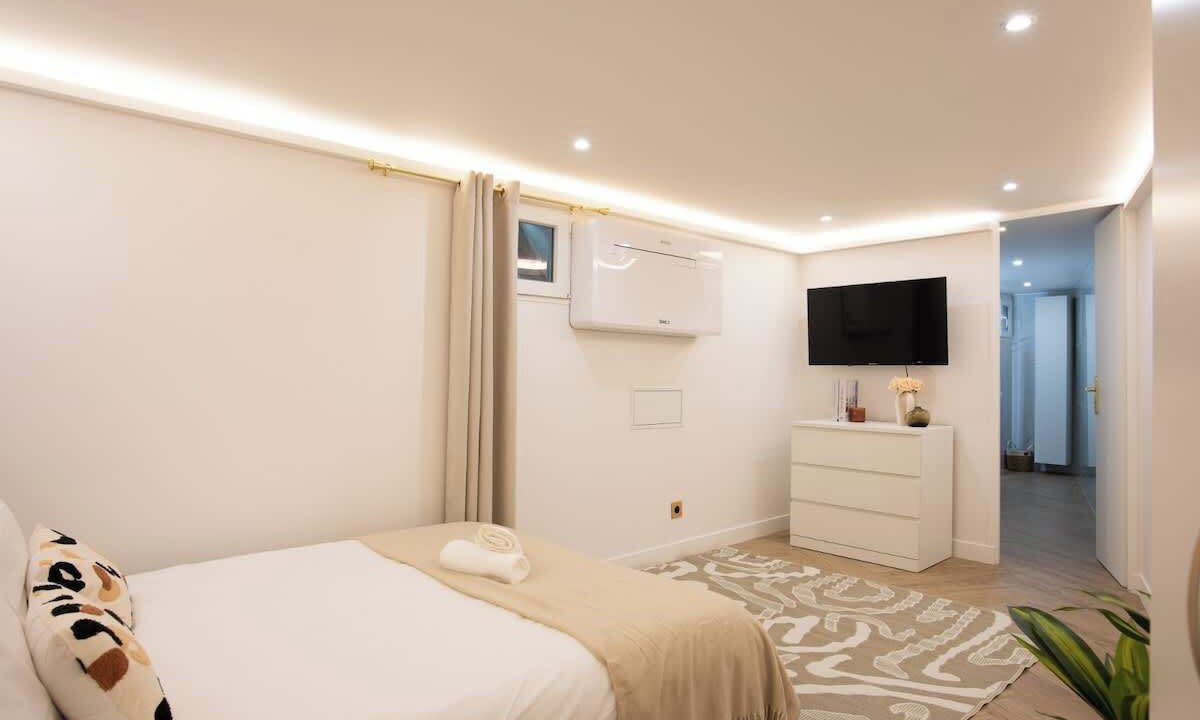 Photo of Bedroom in Pere Lachaise