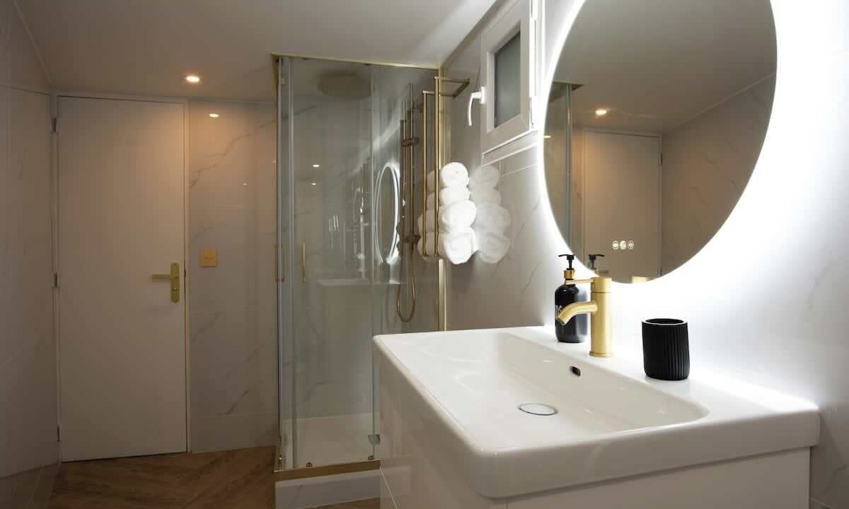 Photo of Bathroom in Pere Lachaise