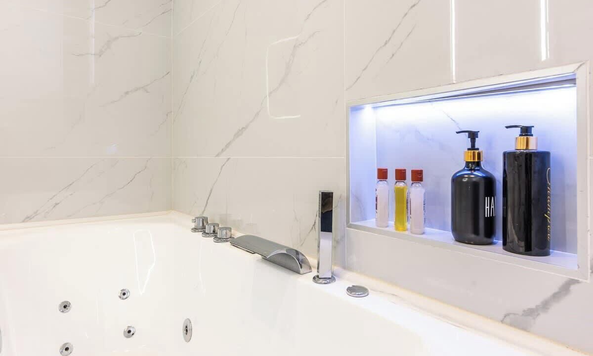 Photo of Bathroom in Pere Lachaise