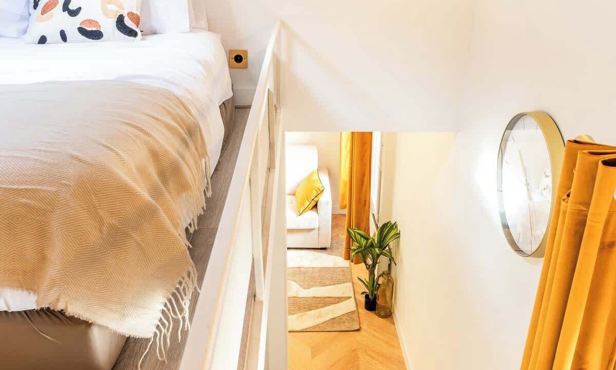 Photo of Bedroom in Pere Lachaise