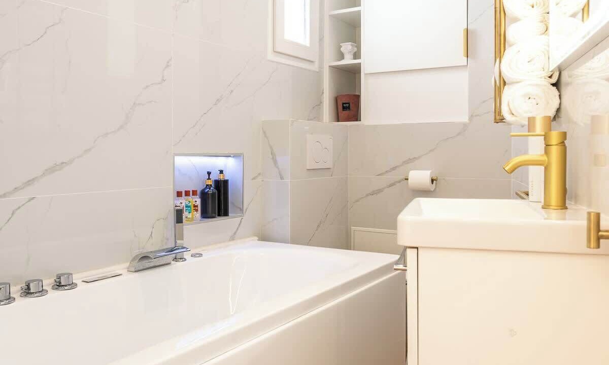 Photo of Bathroom in Pere Lachaise