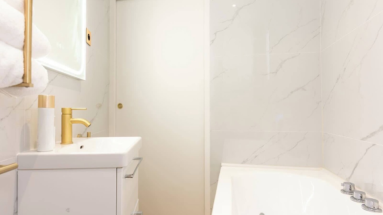 Photo of Bathroom in Pere Lachaise