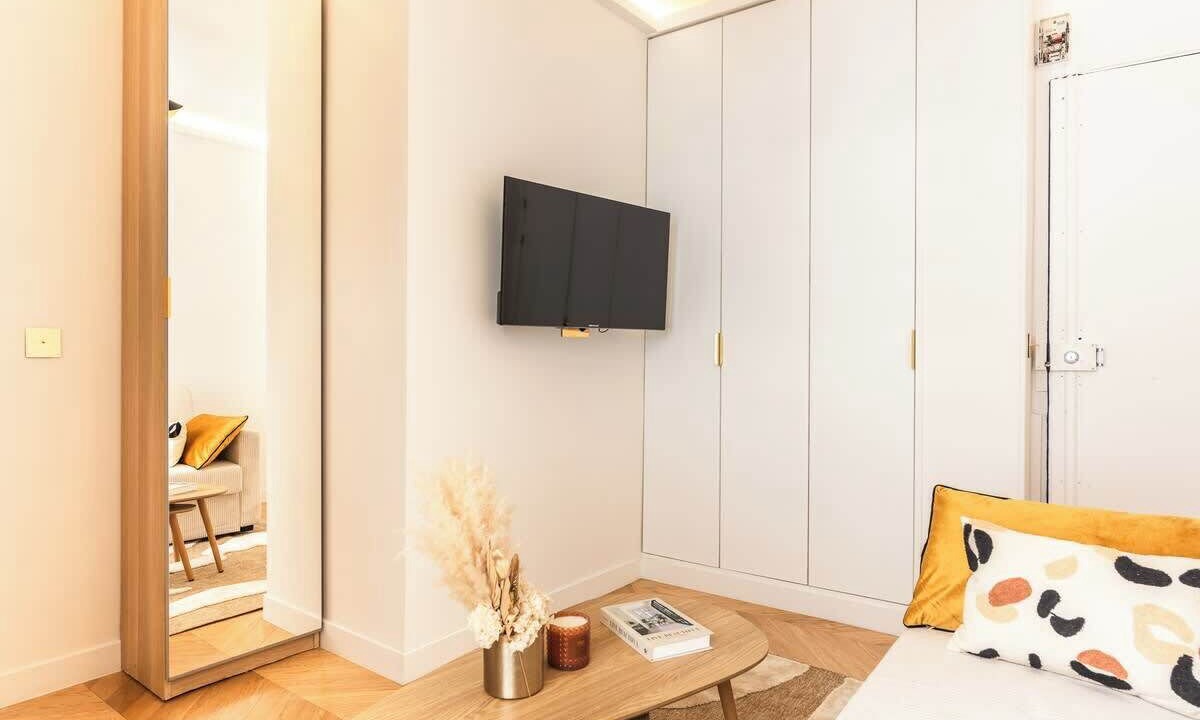 Photo of Bedroom in Pere Lachaise